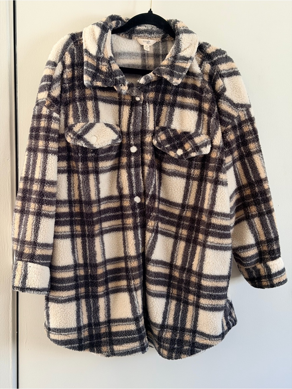 Woman’s Plush Plaid Shacket - Cream & Navy Blue